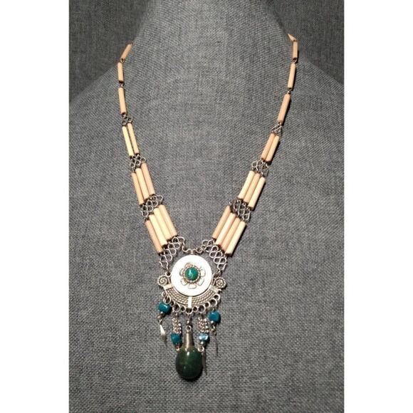 Free Spirit: Vintage Boho Pendant Necklace - Picture 2 of 4